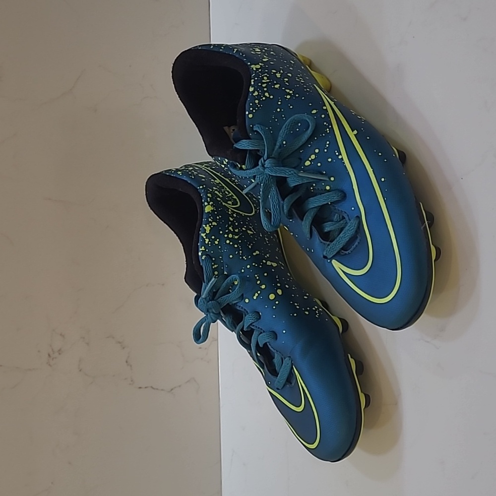 Nike Mercurial Victory Soccer Cleats Size 8